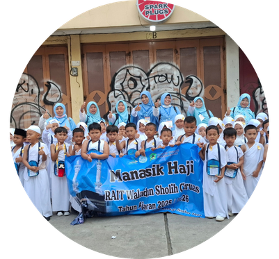 Kegiatan manasik haji RAIT Waladun Sholih